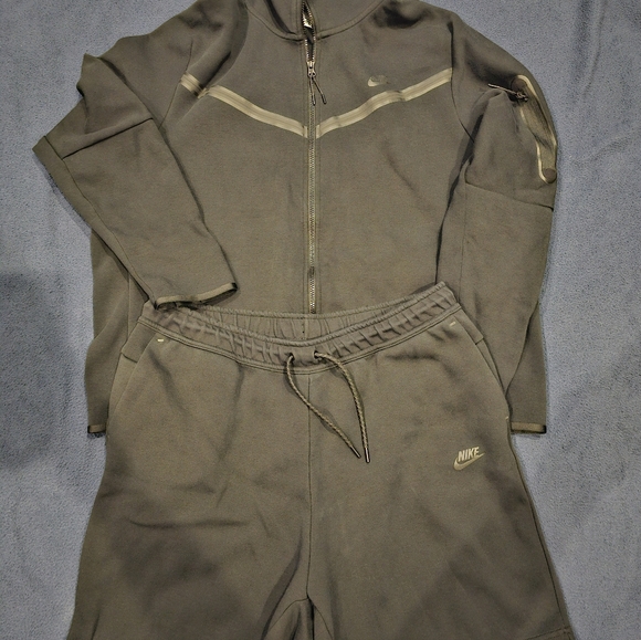 Nike Tech Therma Fleece Set - Picture 3 of 6